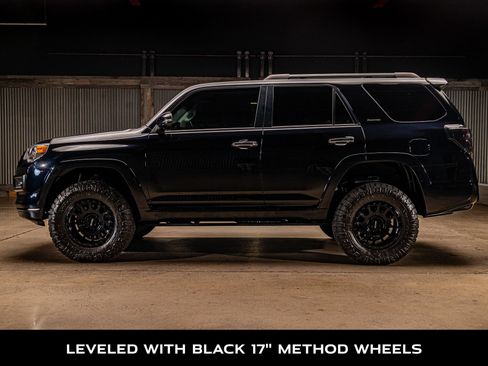 Used 2023 Toyota 4Runner Limited AWD/4WD image 5