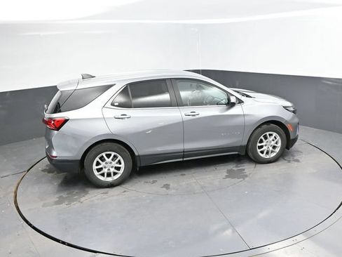 Used 2024 Chevrolet Equinox LT FWD image 34