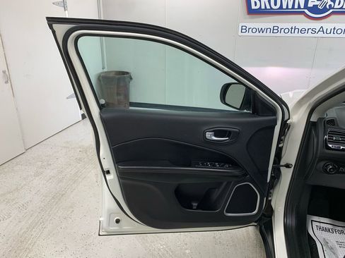 Used 2018 Jeep Compass Limited w/ Navigation Group image 13