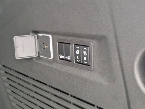 New 2026 Chevrolet Suburban High Country image 37