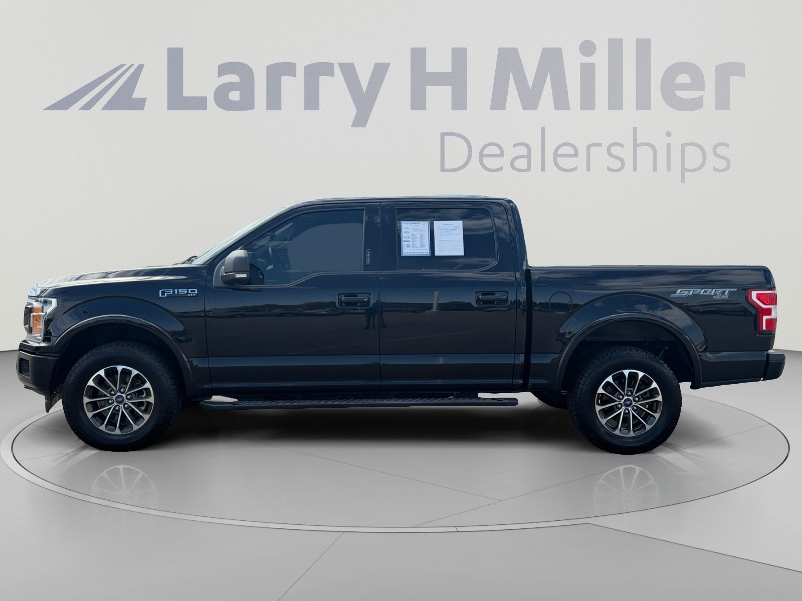 Used 2018 Ford F150 XLT w/ Equipment Group 302A Luxury AWD/4WD image 3