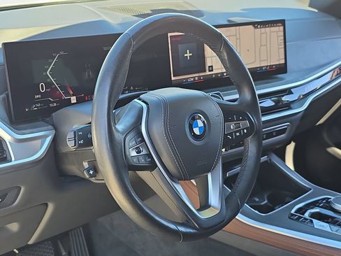 Used 2024 BMW X5 xDrive50e w/ Parking Assistance Package AWD/4WD image 19