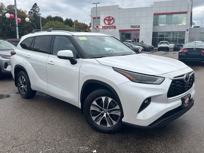 Used 2022 Toyota Highlander XLE