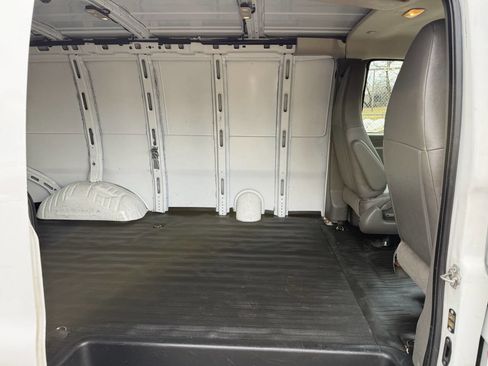 Used 2020 GMC Savana 2500 RWD image 16