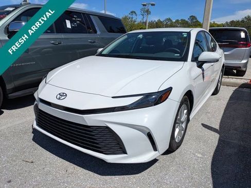 Used 2025 Toyota Camry LE image 6