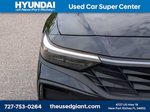 Certified 2025 Hyundai Elantra Sport FWD image 9