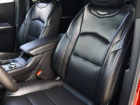 Used 2023 Cadillac XT4 Luxury w/ Cold Weather Package FWD image 19