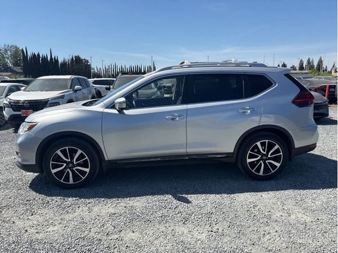 Used 2018 Nissan Rogue SL w/ Premium Package image 6