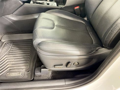 Used 2020 Hyundai Santa Fe SEL w/ Convenience + Premium Package image 22