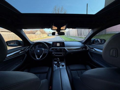 Used 2018 BMW 530i w/ Premium Package image 14