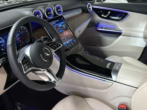 Used 2025 Mercedes-Benz GLC 300 4MATIC image 28