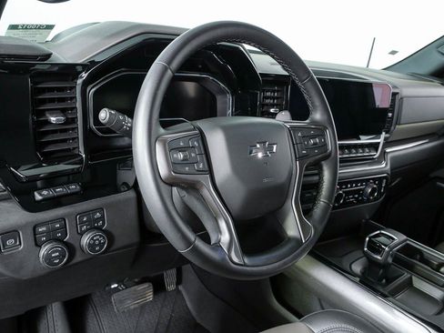 Used 2022 Chevrolet Silverado 1500 ZR2 w/ Technology Package AWD/4WD image 4