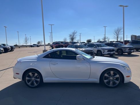 Used 2010 Lexus SC 430 Convertible image 6