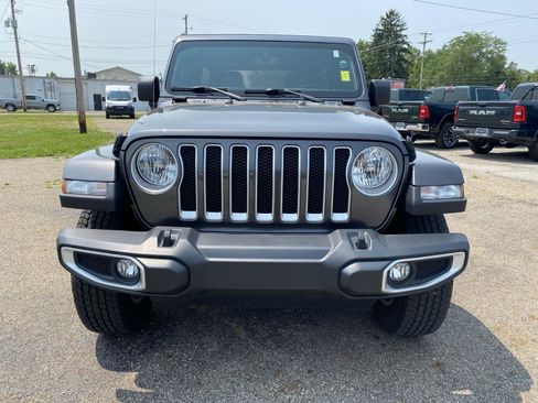 Used 2022 Jeep Wrangler Unlimited Sahara w/ Cold Weather Group AWD/4WD image 8