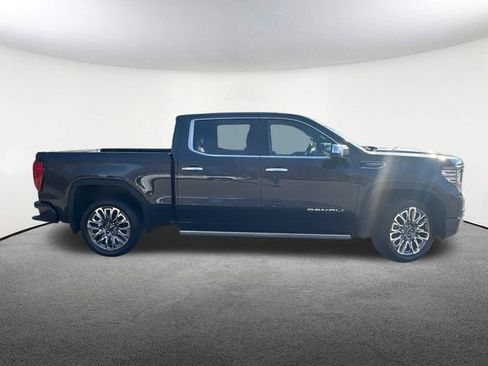 Used 2023 GMC Sierra 1500 Denali Ultimate image 16
