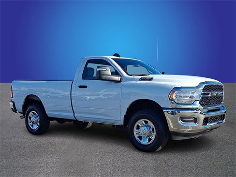 Used 2024 RAM 2500 Tradesman w/ Chrome Appearance Group image 3