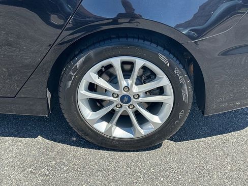 Used 2019 Ford Fusion SE FWD image 19