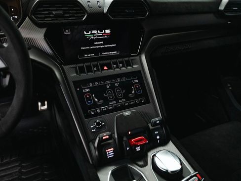 Used 2024 Lamborghini Urus Performante image 21