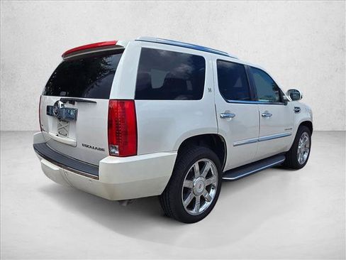 Used 2011 Cadillac Escalade 4WD Hybrid image 5
