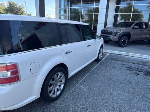 Used 2010 Ford Flex Limited FWD image 6