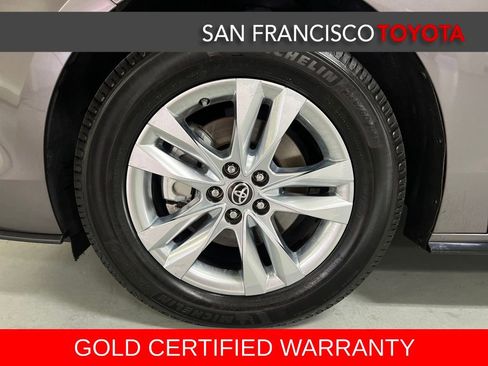 Certified 2021 Toyota Sienna Limited image 9