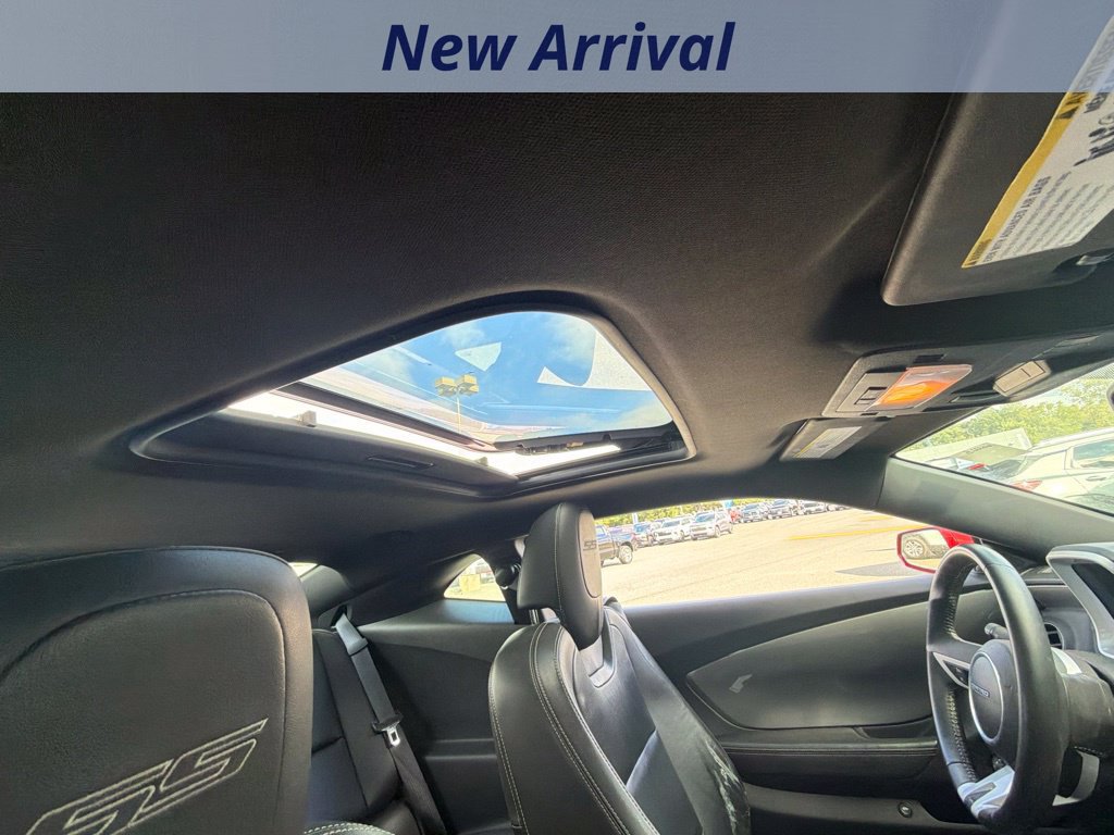 Used 2011 Chevrolet Camaro SS RWD image 7