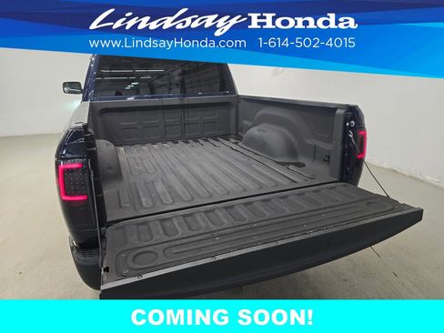 Used 2018 RAM 1500 ST w/ SXT Appearance Group AWD/4WD image 11