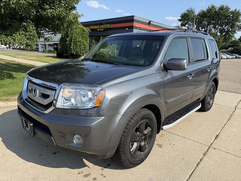 Used 2011 Honda Pilot Touring image 1