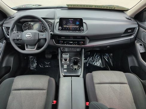 Certified 2026 Nissan Rogue SV FWD image 15