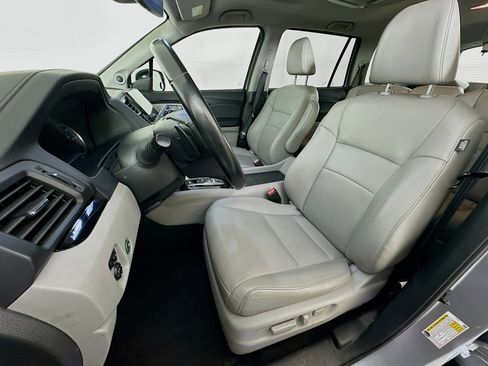 Used 2019 Honda Pilot Touring image 13