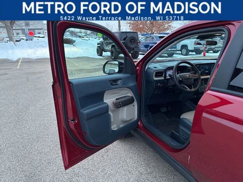 Used 2025 Ford Maverick Lariat w/ 4K Tow Package image 15