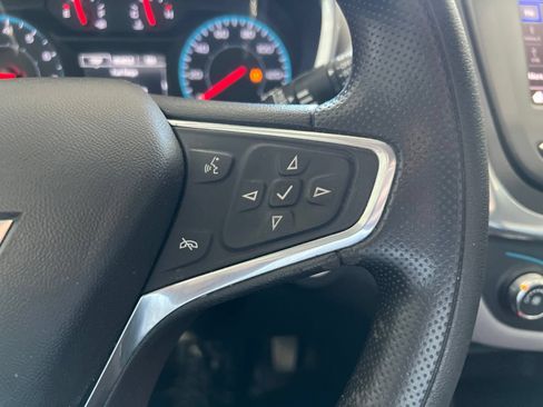 Used 2020 Chevrolet Equinox LS w/ LS Convenience Package FWD image 13