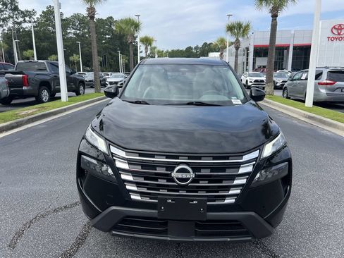 Used 2024 Nissan Rogue SV FWD image 3