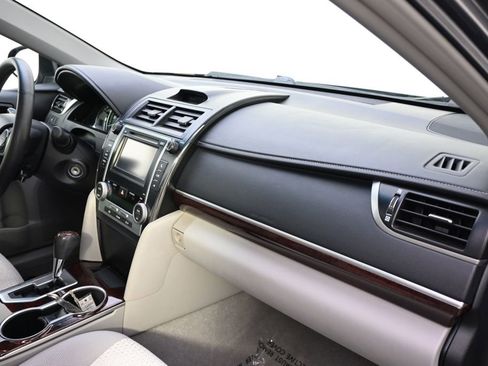 Used 2012 Toyota Camry XLE FWD image 12