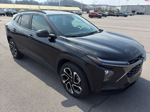 Used 2024 Chevrolet Trax RS w/ Sunroof Package image 10