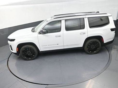 New 2026 Jeep Grand Wagoneer Limited AWD/4WD image 14