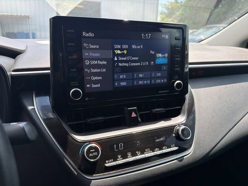 Used 2022 Toyota Corolla LE FWD image 32