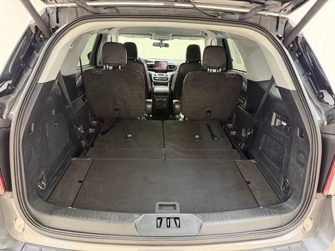 Used 2022 Ford Explorer XLT w/ Equipment Group 202A AWD/4WD image 6