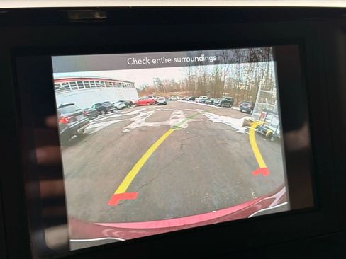 Used 2020 Chrysler Pacifica Touring-L image 37