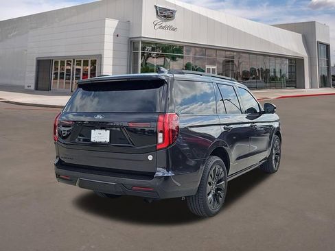 Used 2025 Ford Expedition Platinum w/ Stealth Appearance Package image 4