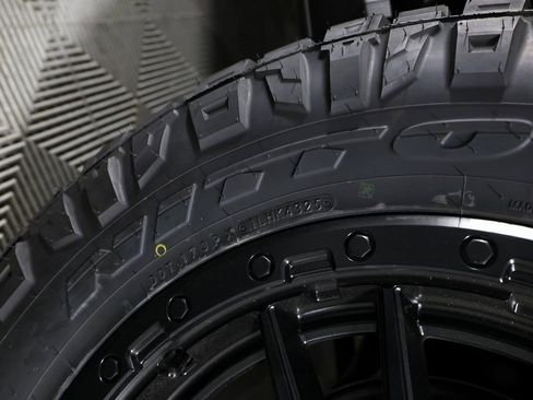 Used 2025 GMC Yukon AT4 Ultimate w/ LPO, Illumination Package image 51