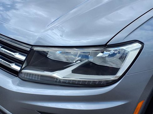 Used 2020 Volkswagen Tiguan SE image 21