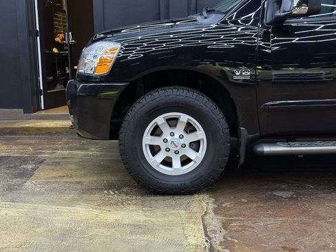 Used 2004 Nissan Titan LE w/ (NAV) Nissan Navigation Pkg image 4