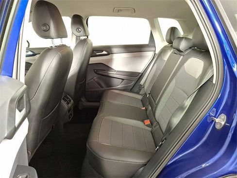 Used 2023 Volkswagen Taos SE image 13