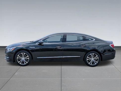 Used 2017 Buick LaCrosse Essence FWD image 3