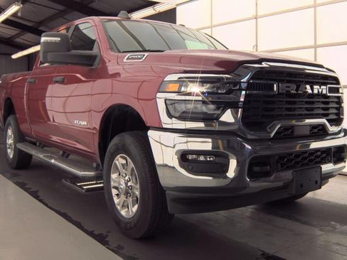 Used 2026 RAM 2500 Big Horn AWD/4WD image 2