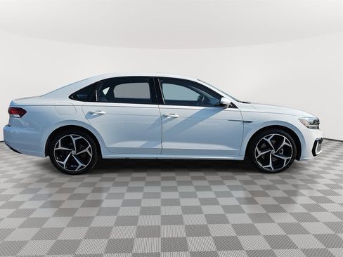 Used 2021 Volkswagen Passat 2.0T R-Line image 4