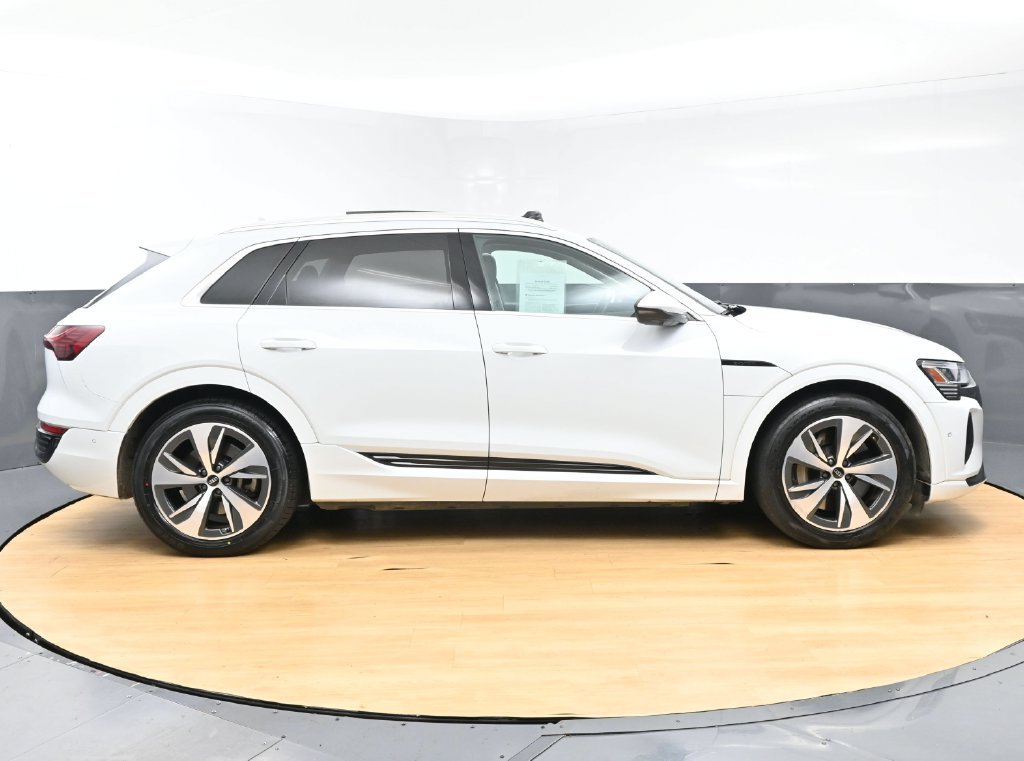 Used 2024 Audi Q8 e-tron Premium Plus w/ Premium Plus Package AWD/4WD image 8