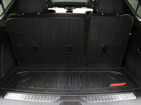 Used 2023 GMC Yukon Denali Ultimate AWD/4WD image 48