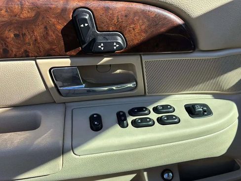 Used 2007 Mercury Grand Marquis LS image 10